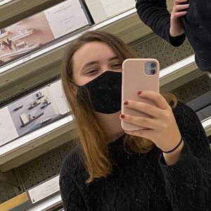 Meet your Posher, Amelia